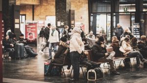 Veel reizigers onderschatten de reistijd naar het vliegveld tijdens de spits